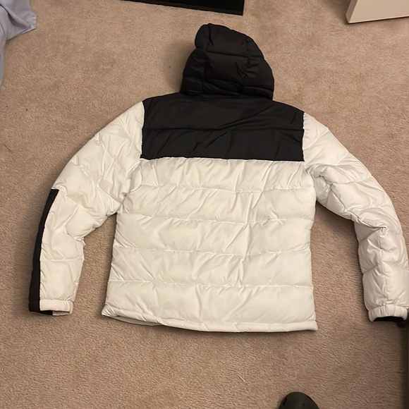Hollister Puffer Jacket - Picture 2 of 4